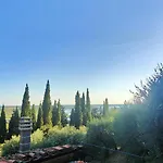Romana *